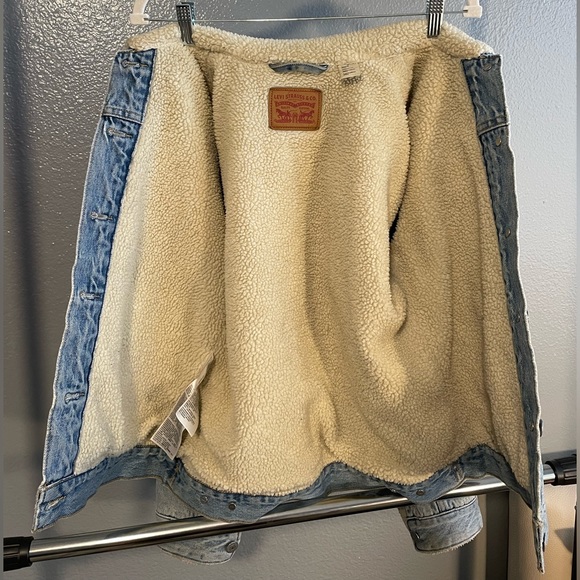 Levi’s Jean Jacket - Picture 3 of 8